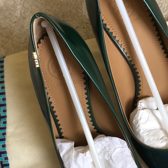 TORY BURCH Penelope Ombre Pointy Toe Pump in Green/Blue - Picture 13 of 16